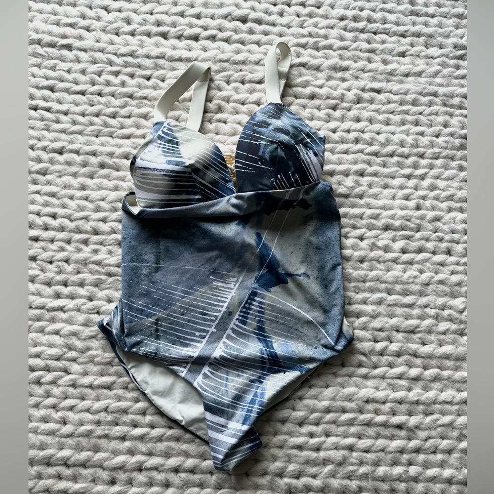 ENTREAGUAS wearable art one piece swimsuit